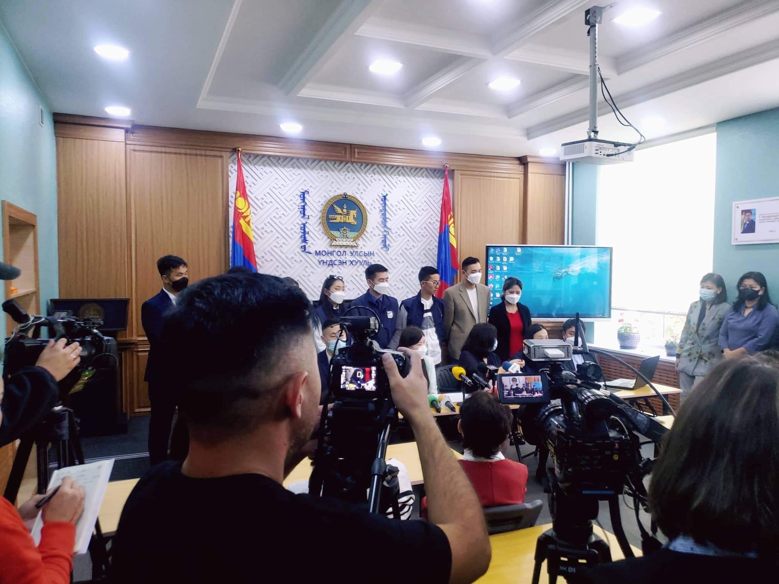 ХҮИС шүүхэд хандахаар боллоо