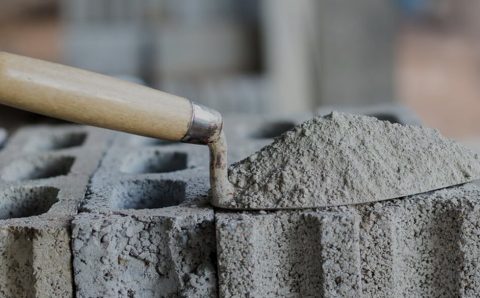 Цементны үнийн өсөлт барилгын компаниуд хаалгаа барихад хүргэж байна